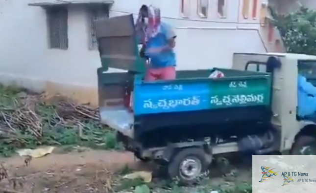 AP Government uses the swachh Bharath vehicles for carona patients.